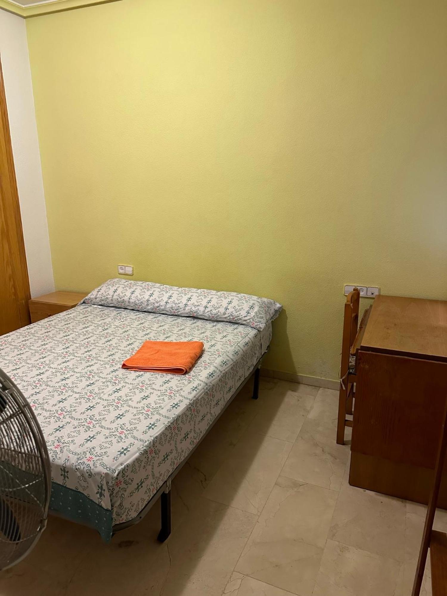 Economic Private Room In Center Of Granada Eksteriør billede